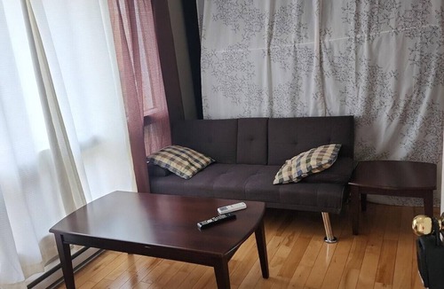 Bellerive Apartment | Waterfront MTL Loft :Free Parking & Metro Access