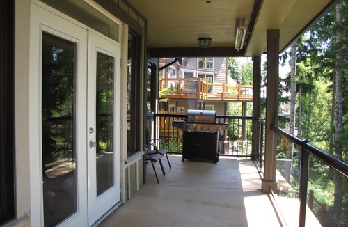 Youbou House | Waterfront on Lake Cowichan - Available from October 15, 2025.