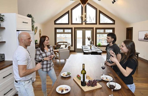 Labelle Ski Chalet | Waterfront private Beach 2 hot tubs Pool Sauna 21p.