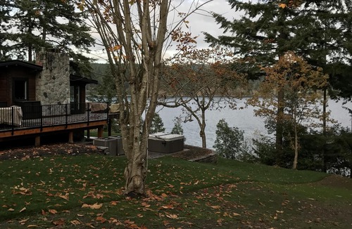 Regional District of Nanaimo House | Waterfront private hideaway