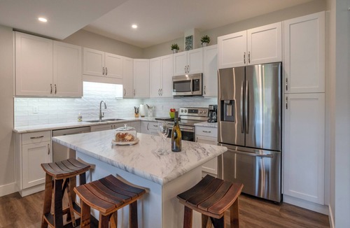 Okanagan-Similkameen House | Waterfront self-contained 1 Bedroom Suite - Sleeps 2
