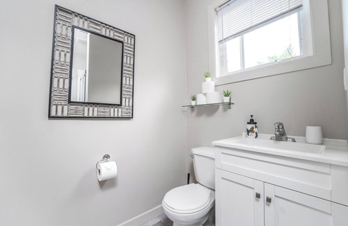 Downtown Gatineau Apartment | *Waterfront studio* 5 minutes drive Ottawa
