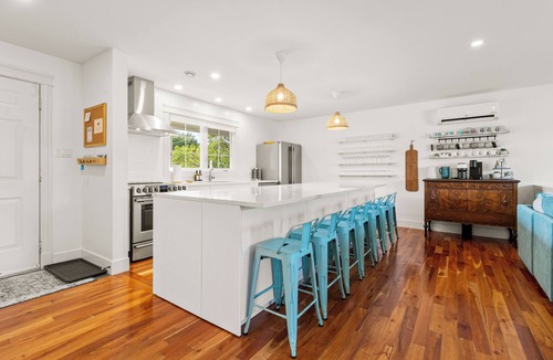 Tantallon House | Waters Edge on the Cove | Hot Tub Sleeps 11
