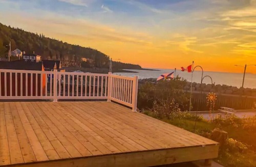 Hall's Harbour House | Welcome to Dolphin's Rest