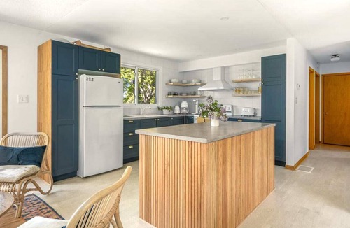 Picton House | Welcome to Field of Dreams in West Lake