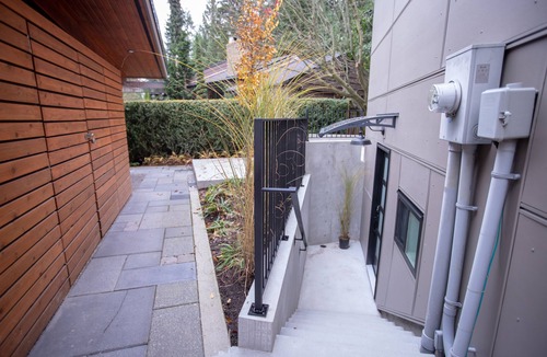 Edgemont House | Welcome to "Haven" in Edgemont Village where "Berry the Bear" lives