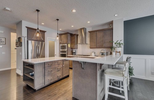 Southeast Calgary House | Welcome to Lamont, a tranquil getaway nestled in a quiet neighborhood.