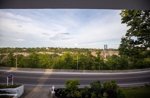 Niagara Falls Villa | Welcome to Niagaraluxurysuites one of the closest vacation home near the falls!