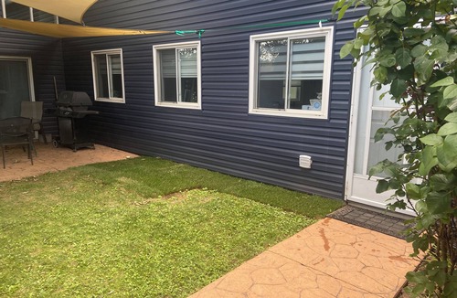 Grimsby Apartment | Welcome to our Cozy Gateway Getaway!