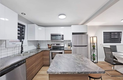 Welland Apartment | Welcome To Our Modern 2Bdrm/1Bth w/Laundry/BBQ