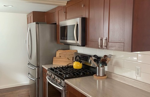 Cowichan Bay Cottage | Welcome to the Ocean Front Cowibbean Cottage