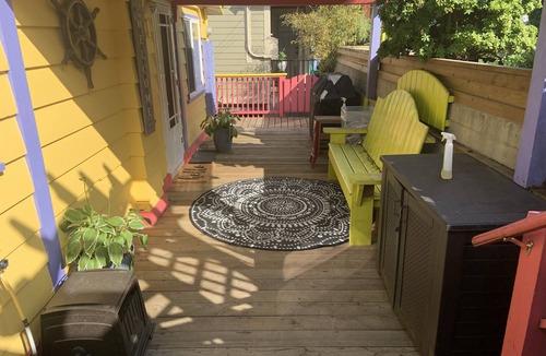 Cowichan Bay Cottage | Welcome to the Ocean Front Cowibbean Cottage