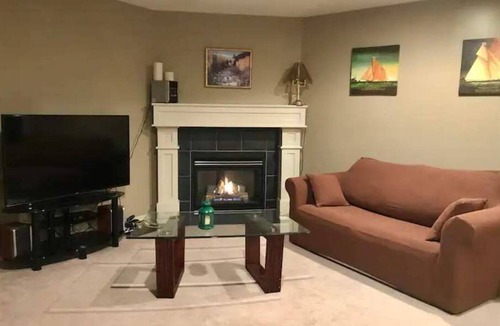 Southwest Calgary Apartment | Welcoming Walkout Basement 2-bedroom Suite