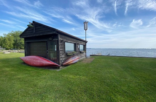 Carrying Place Cottage | Wellers Cove Waterfront Cottage | Wood Fired Sauna | firepit