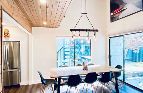 Sandy Hook House | West Coast Getaway with amazing lnlet views
