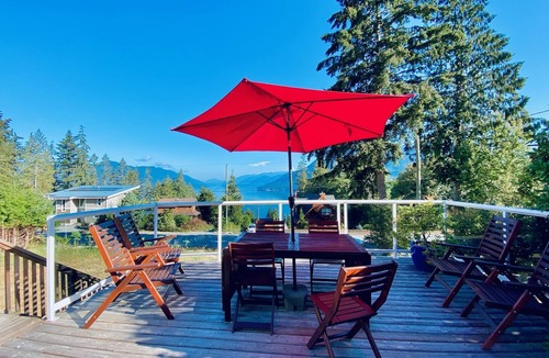 Sandy Hook House | West Coast Getaway with amazing lnlet views