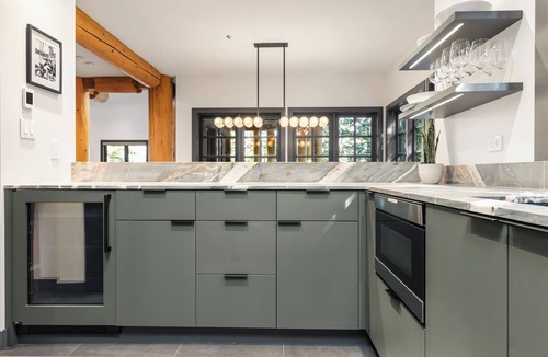 Nordic Estates House | ❄︎West Coast Haven at Taluswood❄︎ | NEW Luxury 4BR Ski In/out | Private Hot Tub & Garage