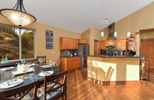 Sooke House | West Coast Ocean View Estate