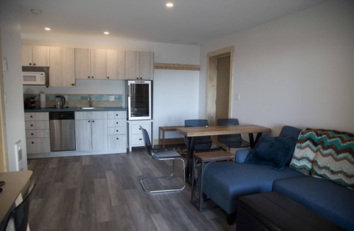 Ucluelet Apartment | West Coast Oceanfront Private Suite with Stunning View