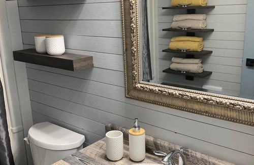 Clare House | West End Lakehouse