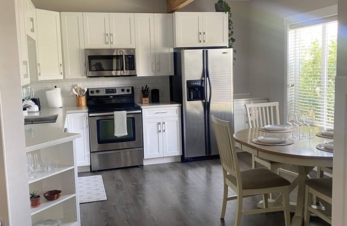 Shannon Lake House | West Kelowna Wine Country Suite – Private Driveway & Spacious Luxury Stay
