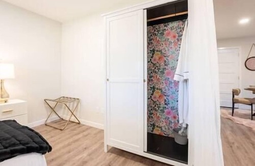 Lethbridge Bed & Breakfast | West Lethbridge Suite with Hot Tub