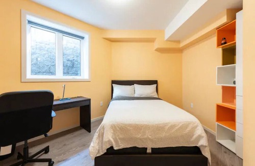West Vancouver House | West Vancouver Guest Suite (Braeside St)