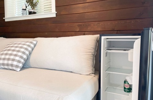 West Vancouver House | West Vancouver · Landmark View · Prime Location · 1BR Private Suite