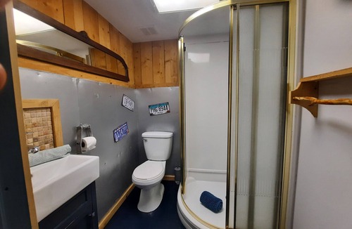Val-des-Lacs House | Western dormatory at Ranch Mont-Tremblant CITQ#305173n9 semi-private bedrooms