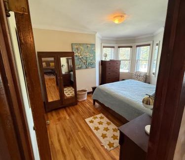 Waterford Valley Apartment | Westmount Manor Unit 5 - 3 Bedroom Apartment