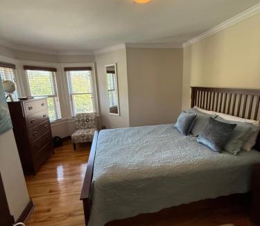 Waterford Valley Apartment | Westmount Manor Unit 5 - 3 Bedroom Apartment