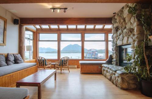 Tofino Hostel | Whalers Guesthouse