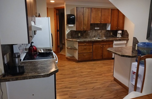 Brew Bay Apartment | Where adventures begin. Spacious hotel suites in amazing Powell River