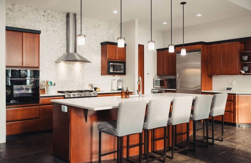 Central Okanagan Apartment | Where Friends & Family Connect 5 Acre Pool Home