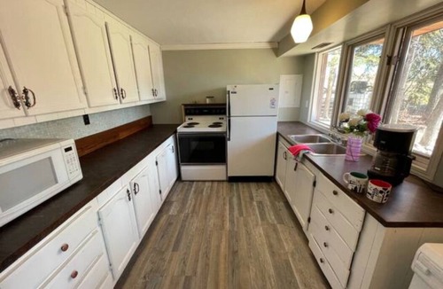 Central Alberta Cottage | Whimsical Cottage by the Lake