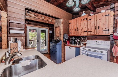 Northern Bruce Peninsula Cottage | Whisk You Away: Bruce Retreat with Pool, Pet Friendly