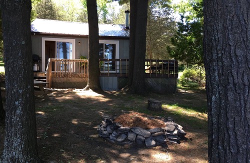 Milford Cottage | Whispering Pines - Waterfront 2 bedroom cottage