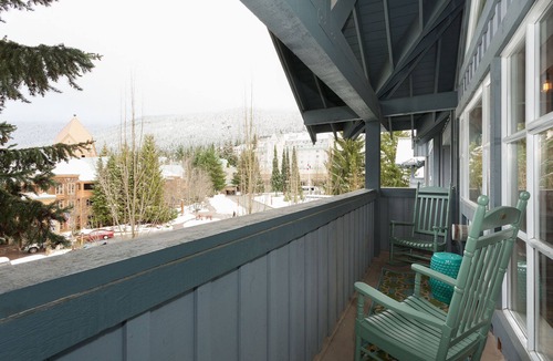 Blackcomb Condo | Whistler/Blackcomb Premier RetreatnShort Term Rental Reg Number:nPM761814264
