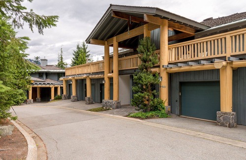 Nordic Estates Condo | Whistler Creekside Luxurious Unit in Taluswood