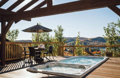 Mont-Tremblant Pedestrian Village Condo | White Altitude | Ski in Ski out | Amazing view/Tremblant Living
