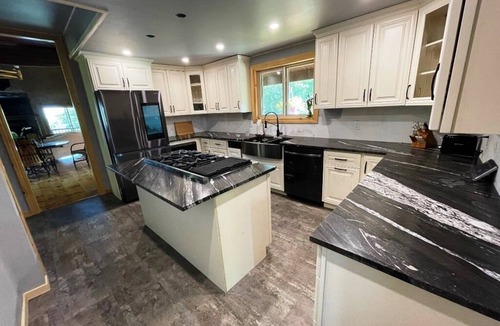 Sioux Narrows Nestor Falls Cabin | White Pine Retreat - Main Lodge, Fab Sunsets, Totally Refurnished - Sleeps 11