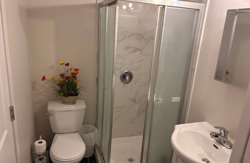 Beaumont House | White Private Charm Room near YEG Airport with Shared Bathroom| Shared Kitchen
