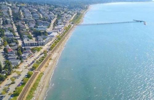 White Rock House | White Rock Beach getaway