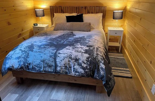Hillsborough Cabin | White Rock Cabin #2nn
