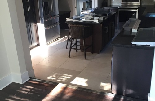 Surrey House | White Rock Fire Place Massage. n10 min Walk To The Beach.