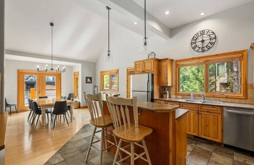 Forest Ridge Estates Apartment | Wildwood | Hot Tub | Pool Table | Resort Access