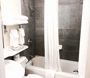 Truro Hotel | Willow Bend Motel