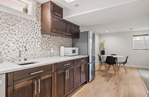 Willow Park House | Willow Park Suite - 1 Bdrm w Wifi, near Shopping