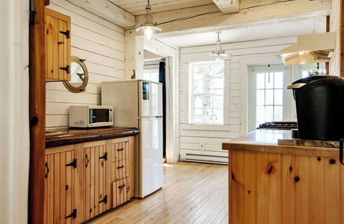 Boutiliers Point Cottage | Wilson's Coastal Club - C7n