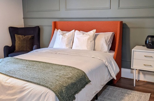 Walkerville House | Windsor's Walkerville Winter Escape - Downtown Windsor